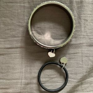 Go Girl Designs hair tie holder